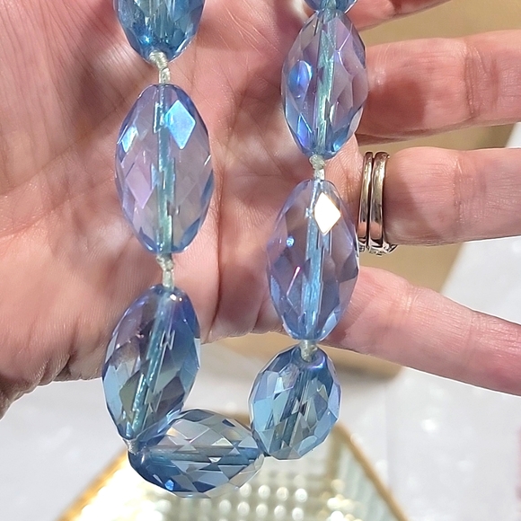 Ice Blue Faceted Crystal Aurora Borealis Chunky Necklace - Picture 7 of 7